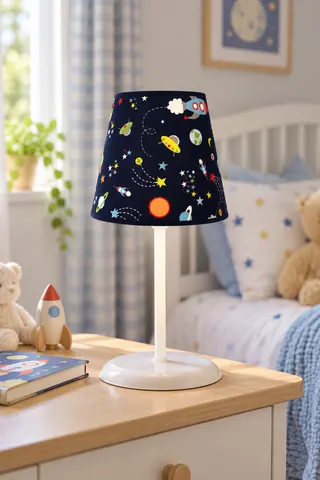 Bebek ve Çocuk Odası Konik Kumaş Abajur Masa Lambası 13,5 cm Lacivert Gezegen