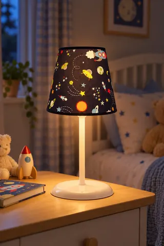 Bebek ve Çocuk Odası Konik Kumaş Abajur Masa Lambası 13,5 cm Lacivert Gezegen — 3. görsel