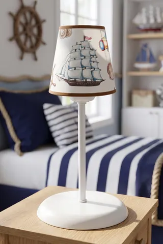 Çocuk Odası Konik Kumaş Abajur Masa Lambası 15 cm Beyaz Gemici